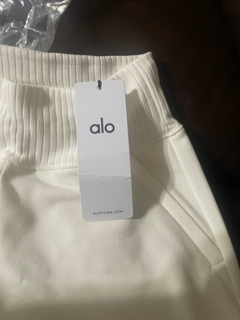ALO Yoga Wide Leg Pants in White Cream - Picture 3 of 4